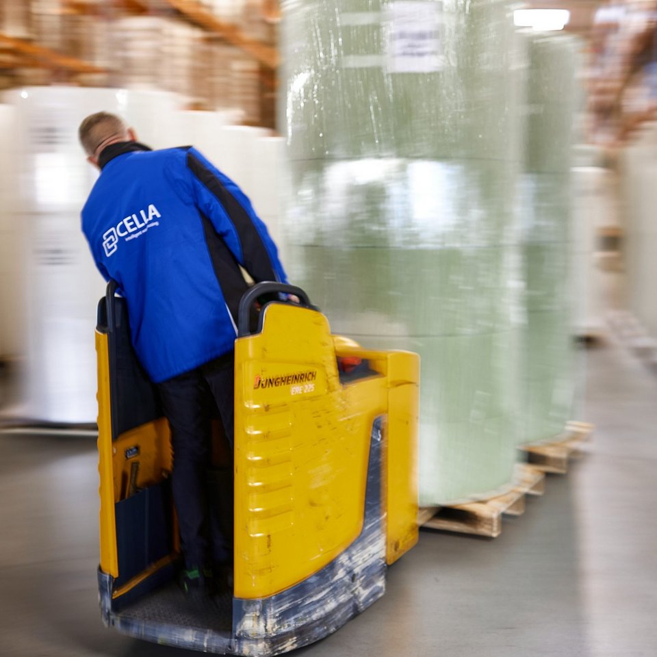 Vollelektrische Flurförderfahrzege bei Cella