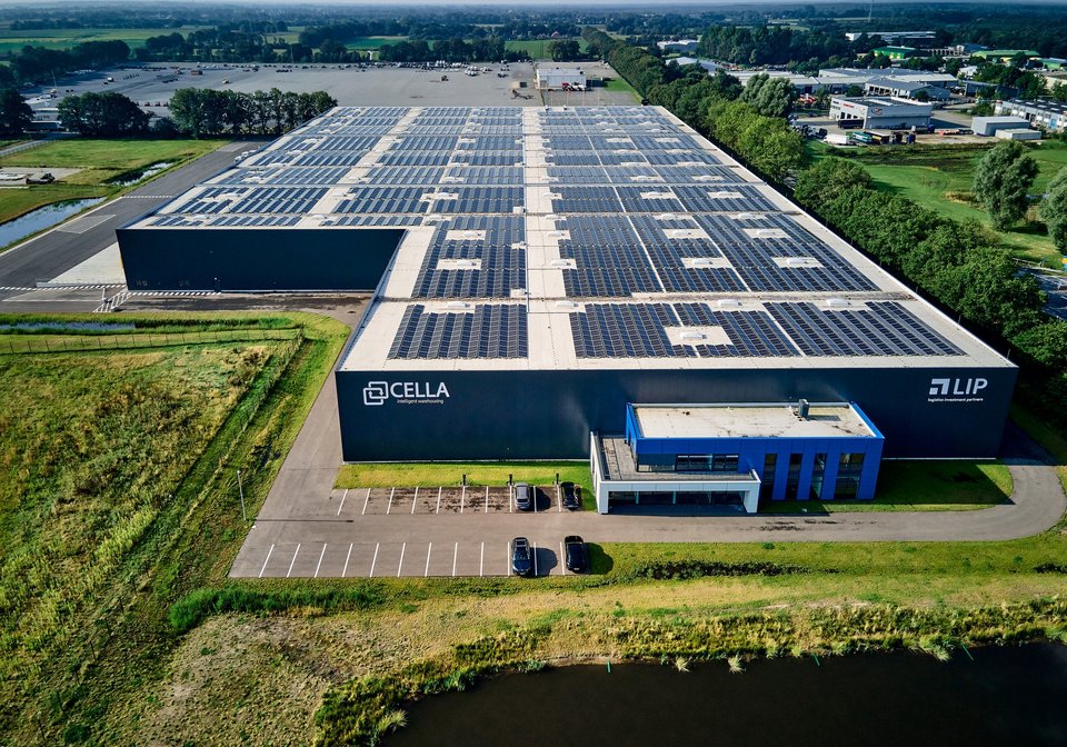 Photovoltaikanlage auf dem Dach des Standorts Cella Meppen als Zeichen nachhaltiger Logistik 